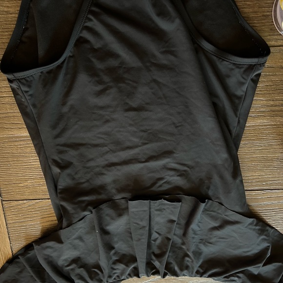 EUC Francesca’s one piece - Picture 3 of 4